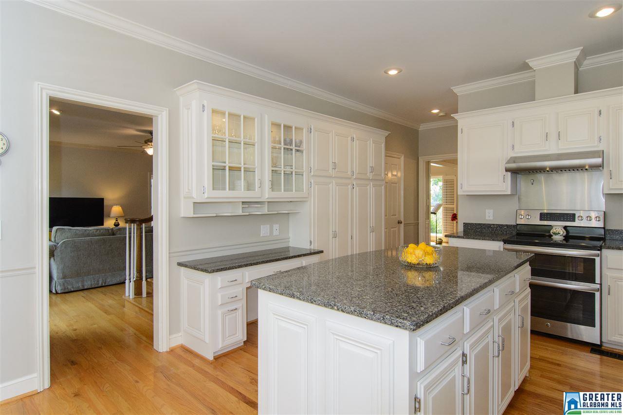 1654 CROSSGATE DR, Vestavia Hills, AL 35216
