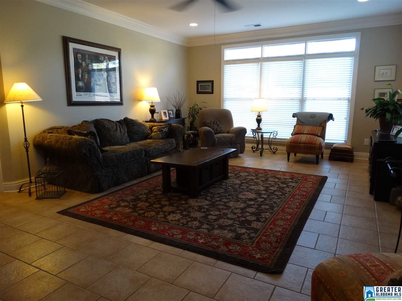 2116 MOUNTAIN VIEW DR, Vestavia Hills, AL 35216