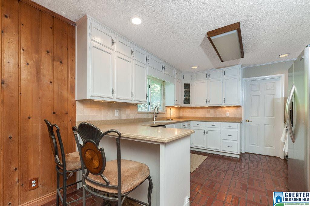 716 ROCKBRIDGE RD, Vestavia Hills, AL 35216