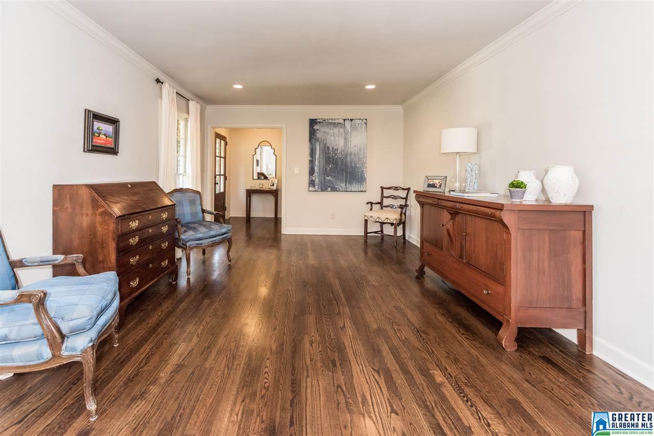 1208 FOREST VIEW LN, Vestavia Hills, AL 35216