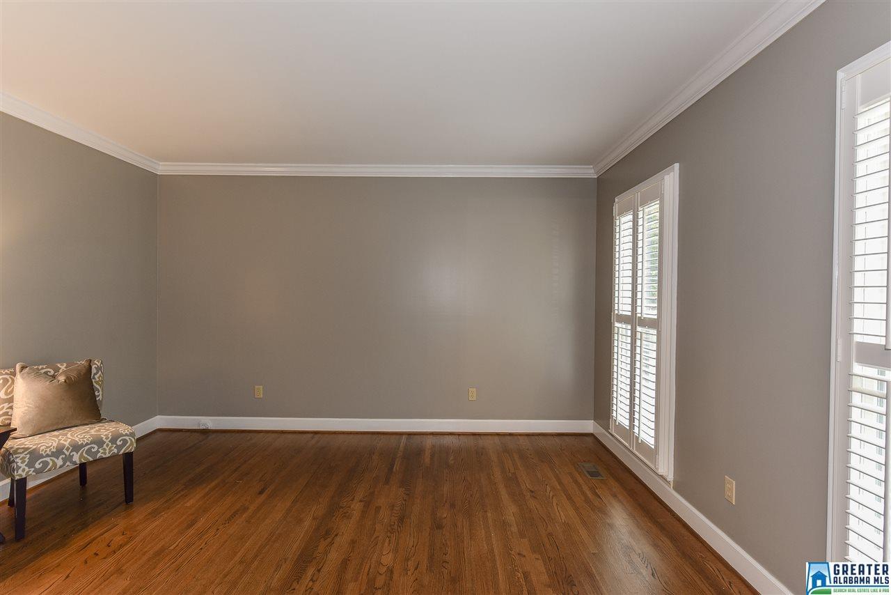 421 VESCLUB DR, Vestavia Hills, AL 35216