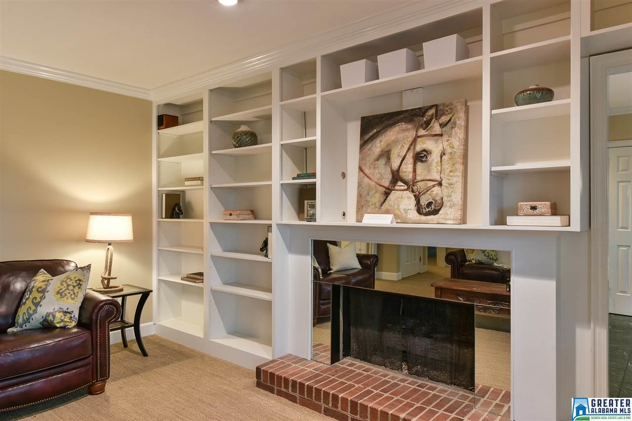 421 VESCLUB DR, Vestavia Hills, AL 35216