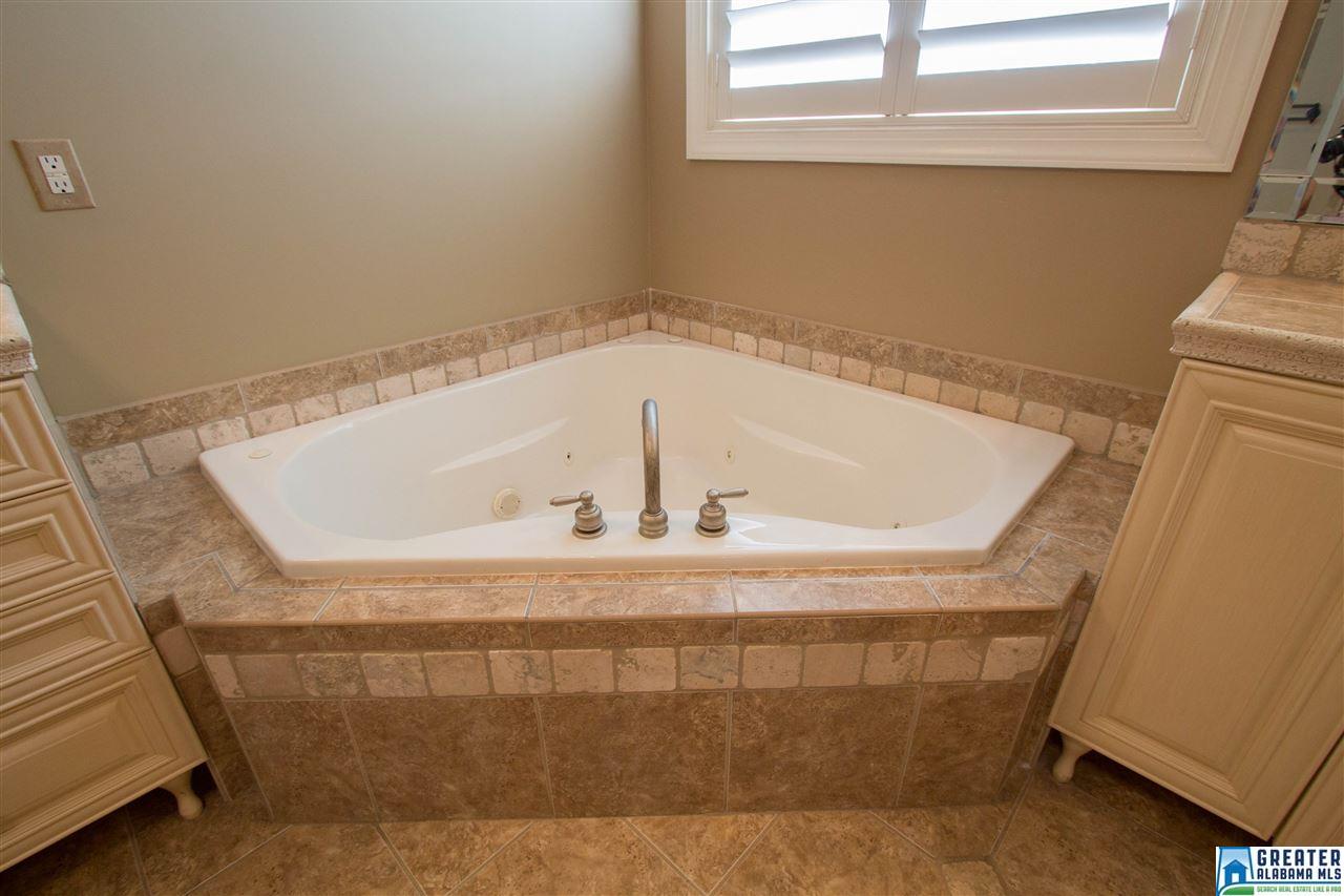 1909 VESTWOOD HILLS CT, Vestavia Hills, AL 35216