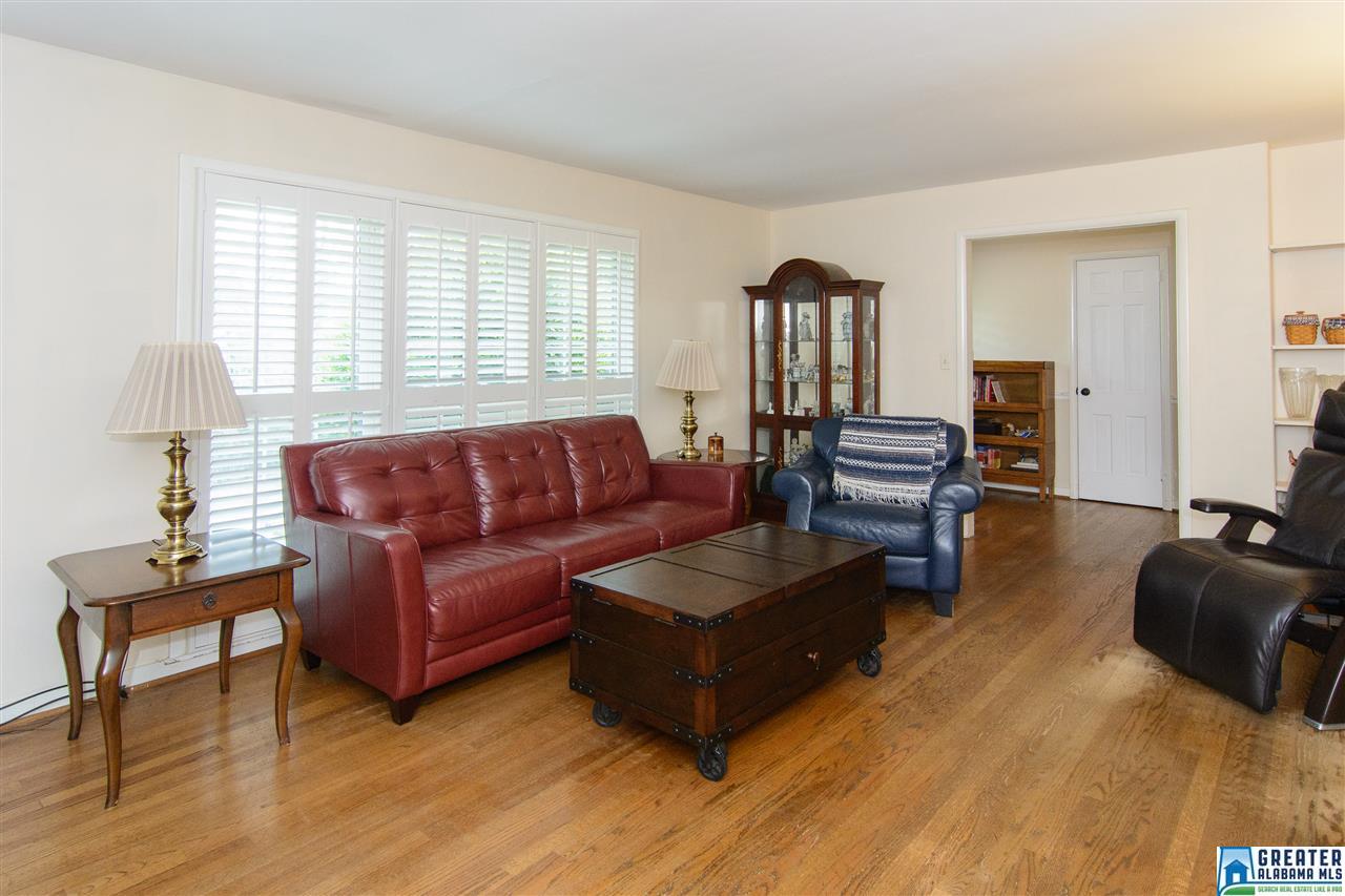 3316 WOODRIDGE RD, Mountain Brook, AL 35223