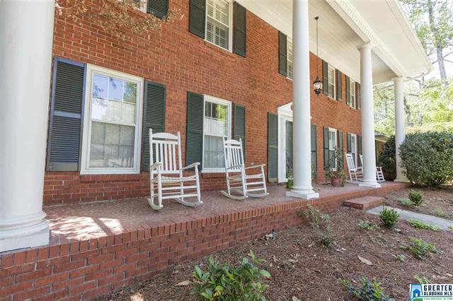 3613 Oakdale Rd, Mountain Brook, AL 35223
