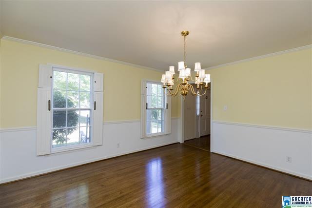 3613 Oakdale Rd, Mountain Brook, AL 35223