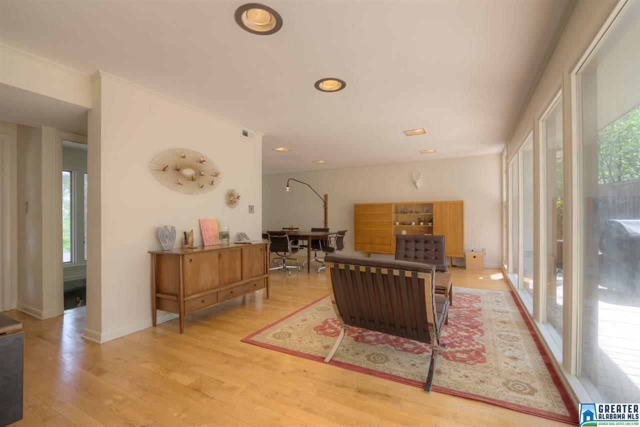 3320 N WOODRIDGE RD, Mountain Brook, AL 35223