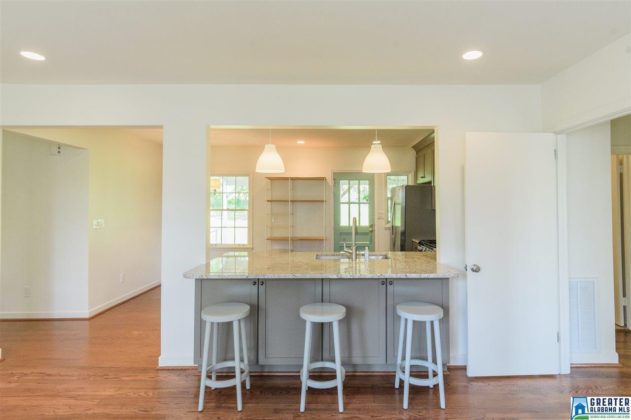 2200 PEACOCK LN, Mountain Brook, AL 35223