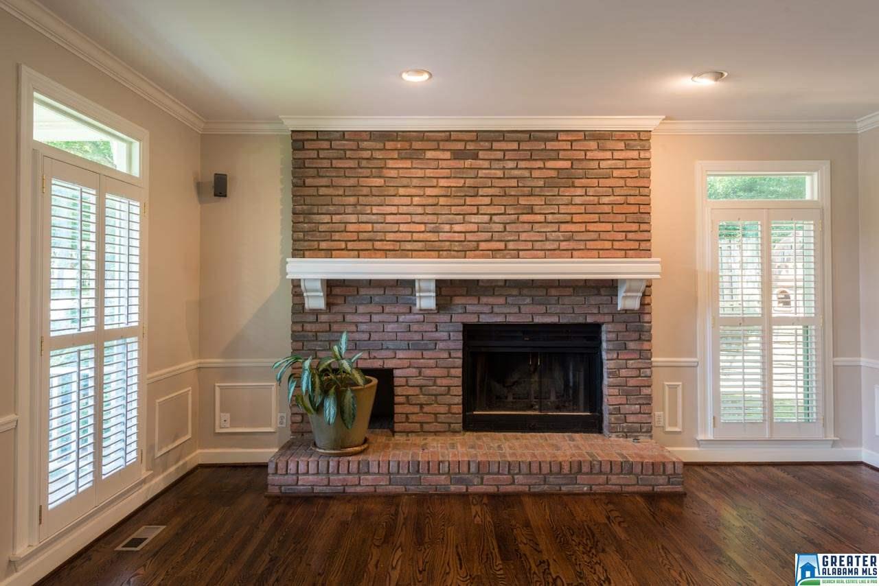 3752 MOUNTAIN VIEW LN, Vestavia Hills, AL 35223