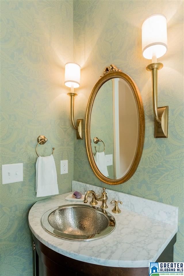 3737 DUNBARTON DR, Mountain Brook, AL 35223