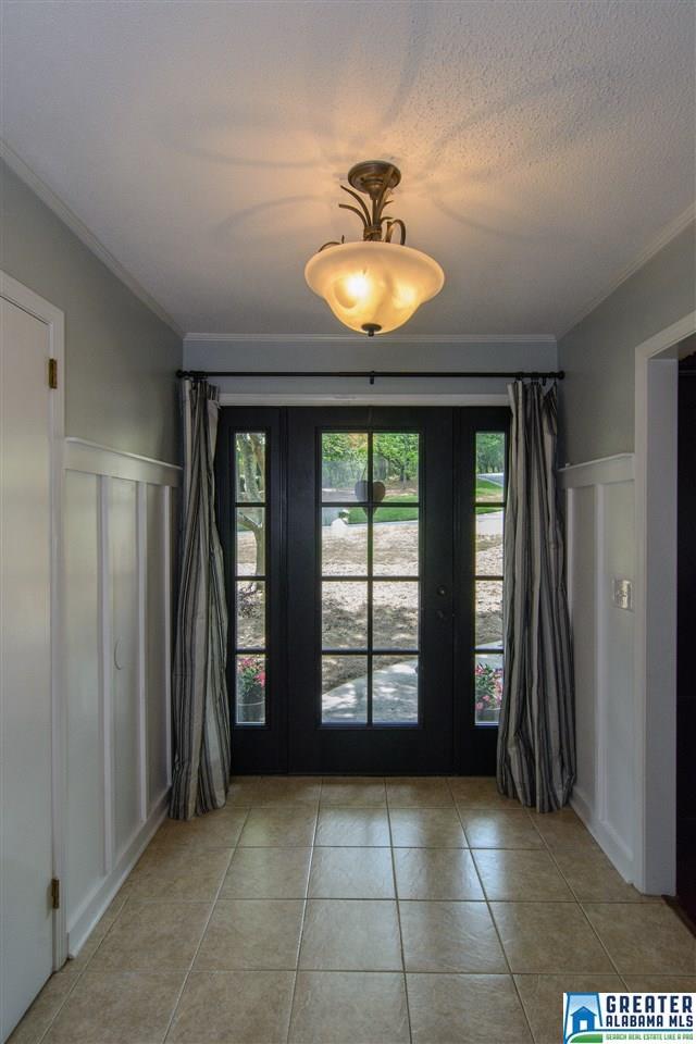 711 TWIN BRANCH DR, Vestavia Hills, AL 35226