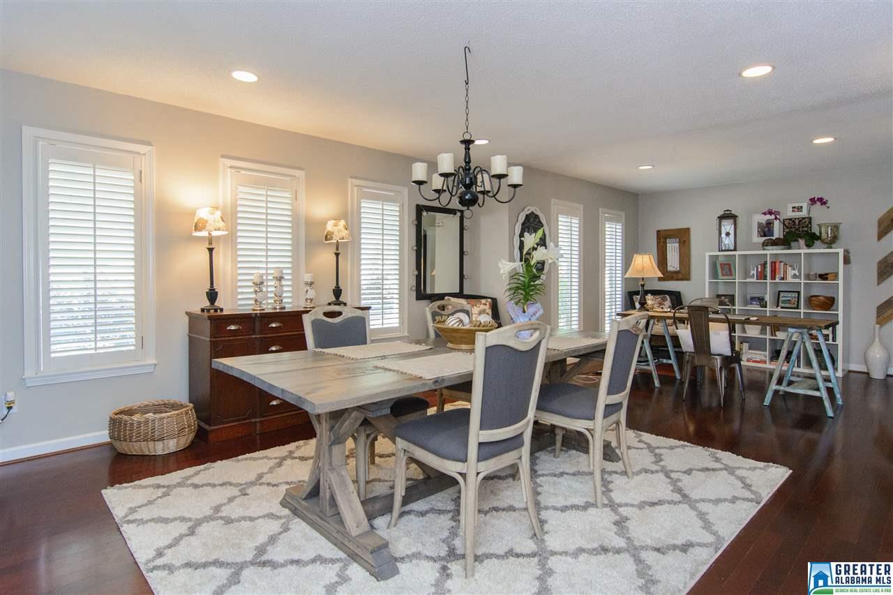 711 TWIN BRANCH DR, Vestavia Hills, AL 35226
