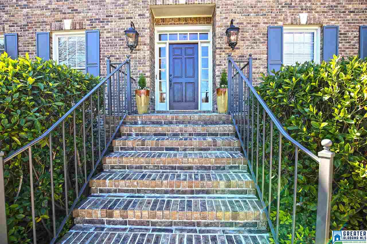 1800 POLO CT, Hoover, AL 35226