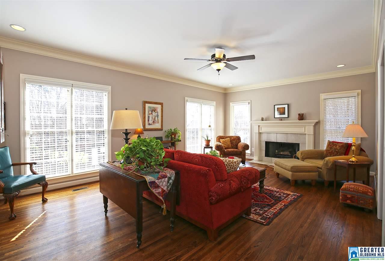 1800 POLO CT, Hoover, AL 35226