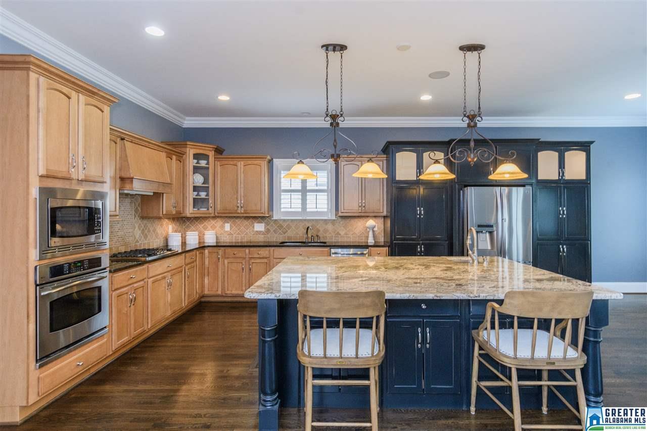 2316 BELLEVUE CT, Hoover, AL 35226