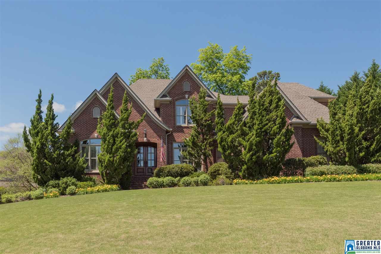 728 LAKE CREST DR, Hoover, AL 35226