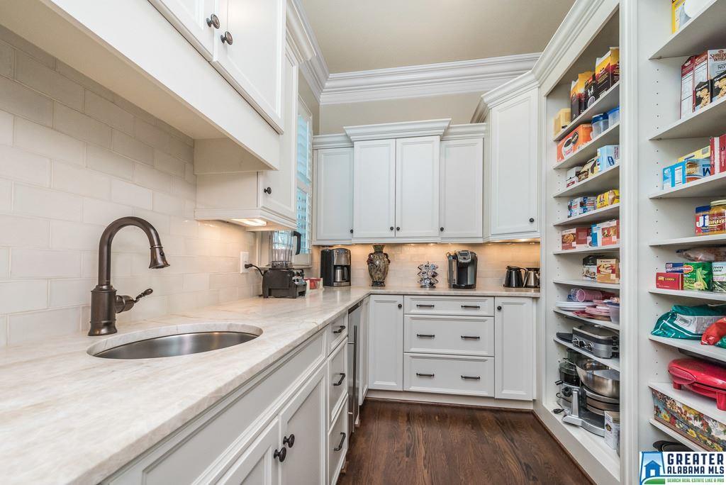 741 CHESTNUT PARK LN, Hoover, AL 35226