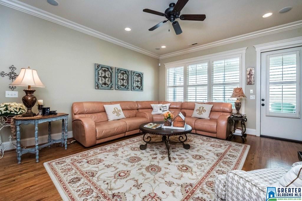 678 HERITAGE PARK LN, Hoover, AL 35226