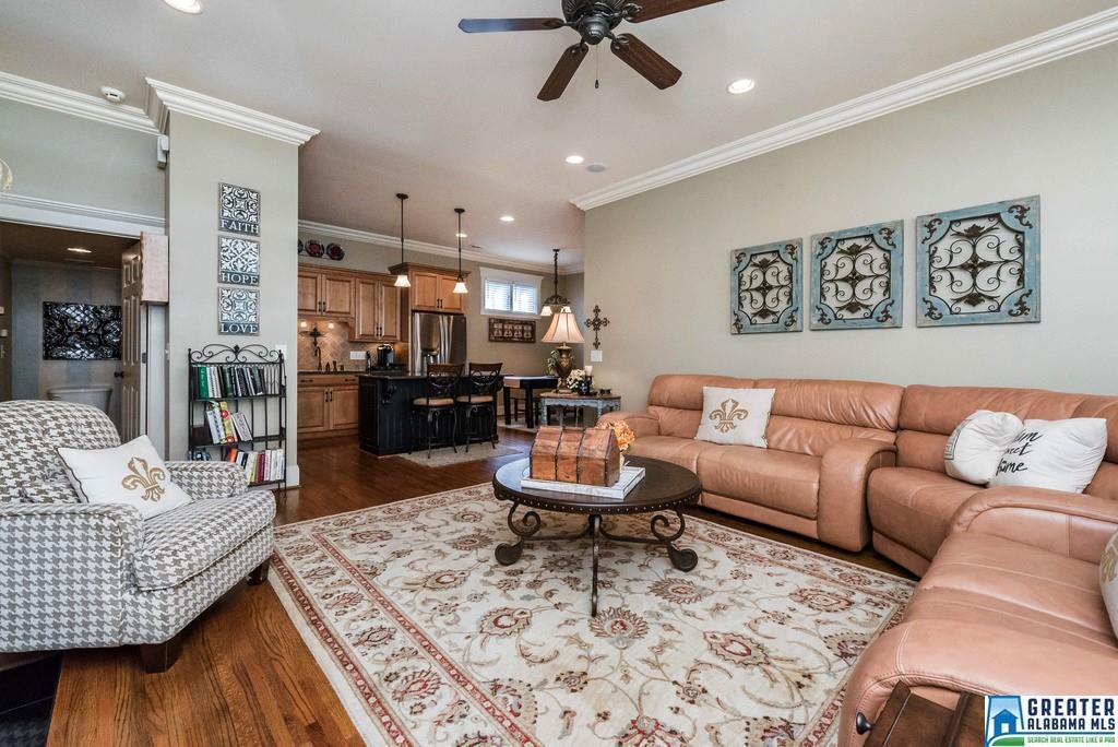 678 HERITAGE PARK LN, Hoover, AL 35226
