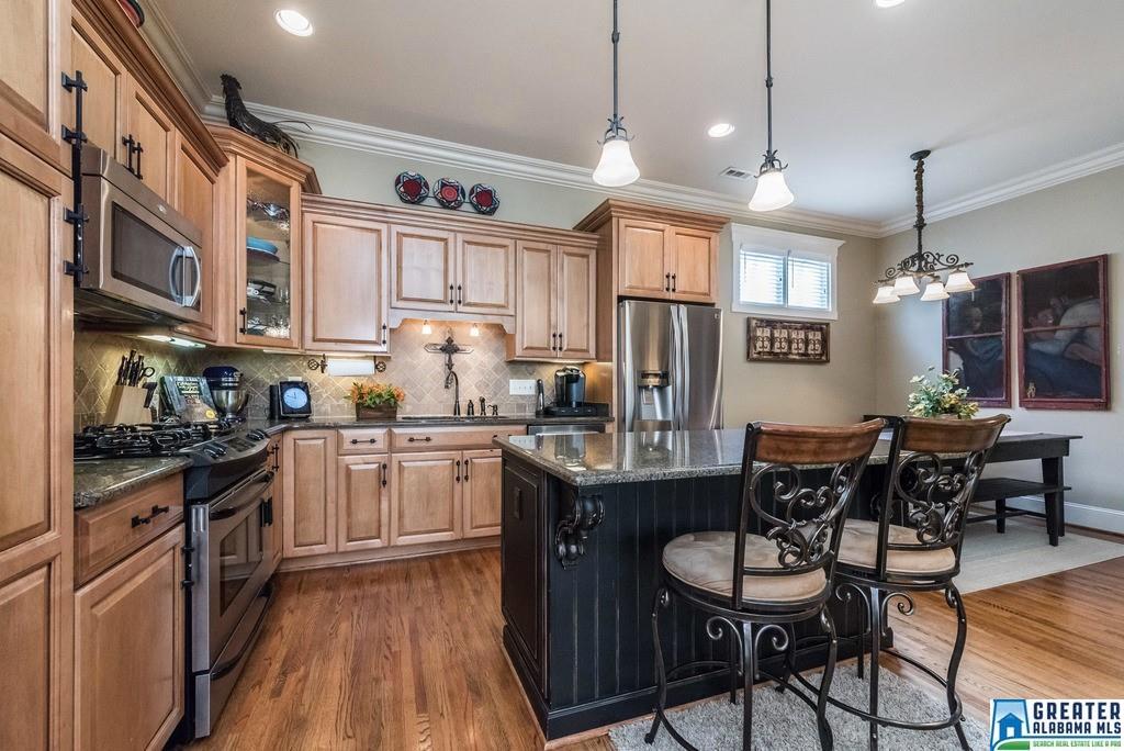 678 HERITAGE PARK LN, Hoover, AL 35226