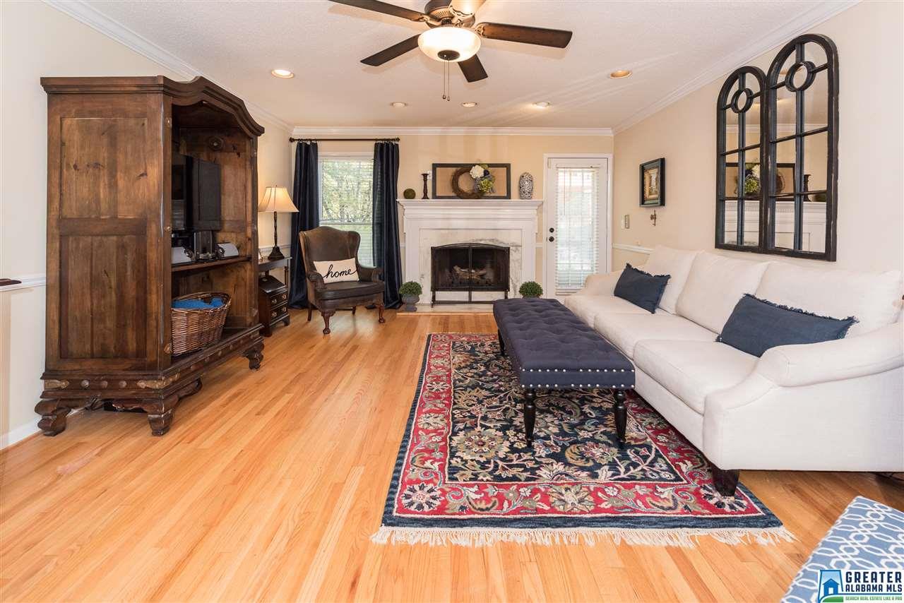 2571 FOOTHILLS DR, Hoover, AL 35226