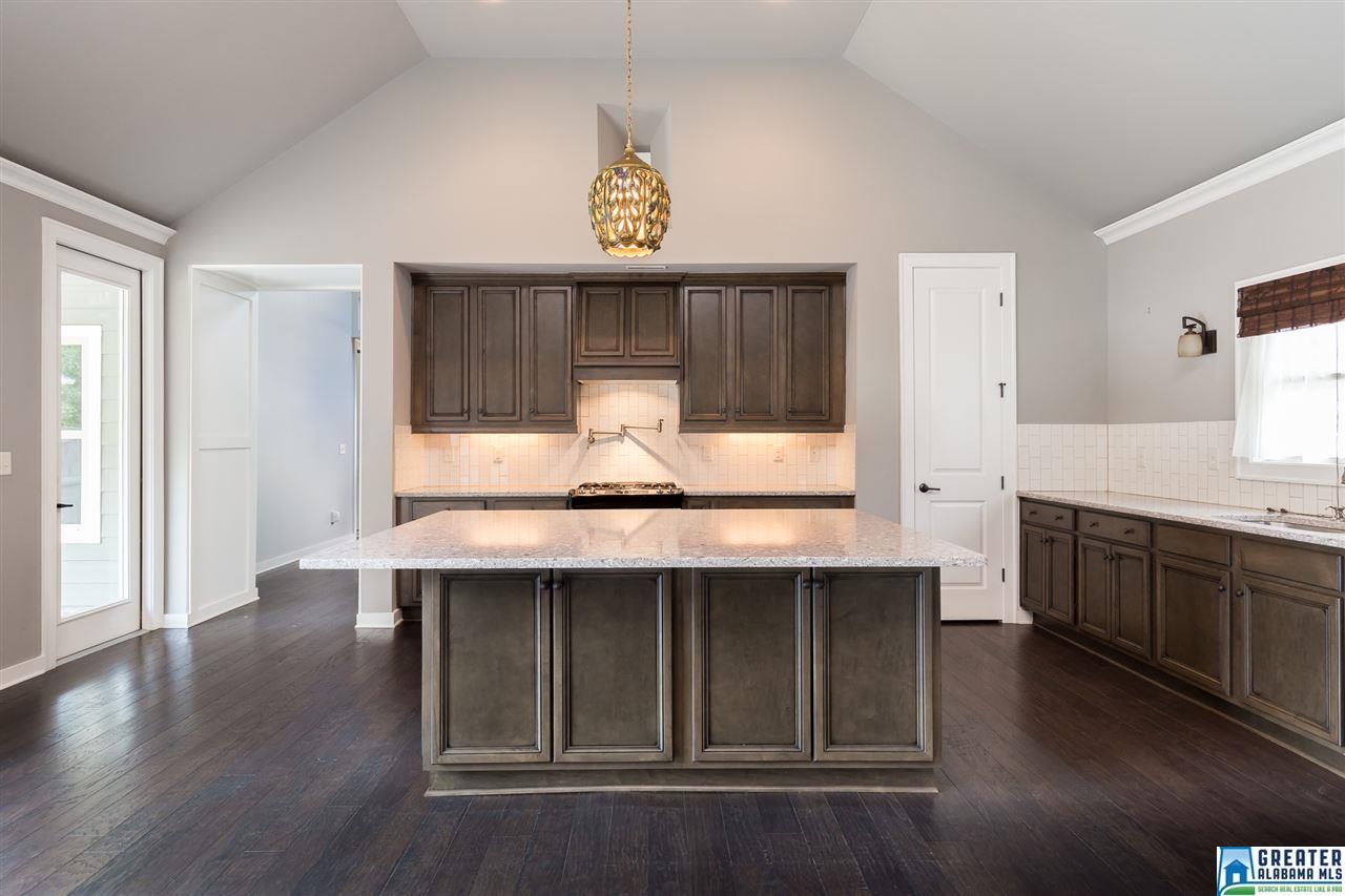 2442 NORTHAMPTON DR, Hoover, AL 35226
