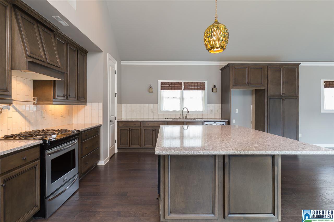 2442 NORTHAMPTON DR, Hoover, AL 35226