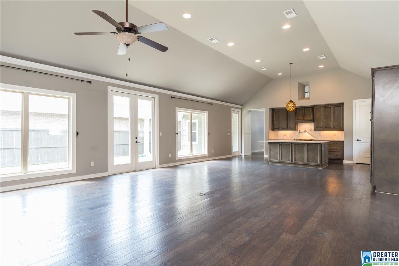 2442 NORTHAMPTON DR, Hoover, AL 35226