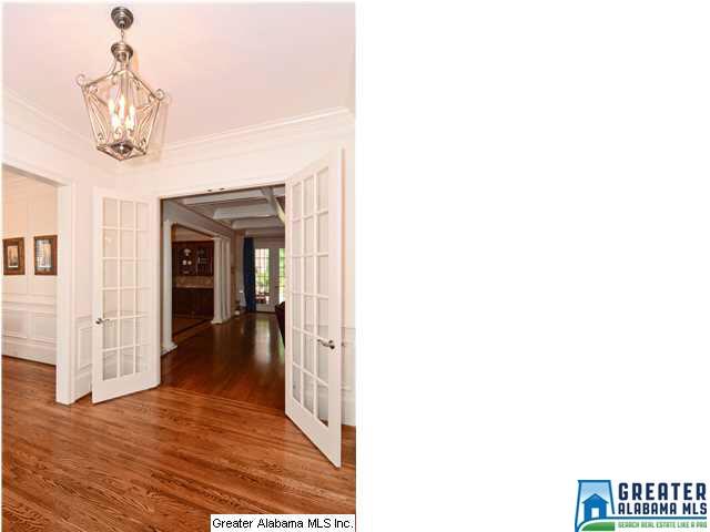 453 FOUNDERS PARK DR, Hoover, AL 35226