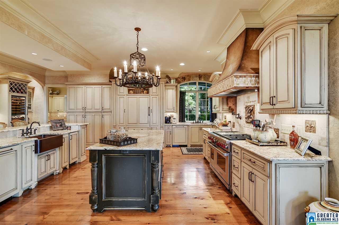 1015 GREYSTONE CREST, Hoover, AL 35242