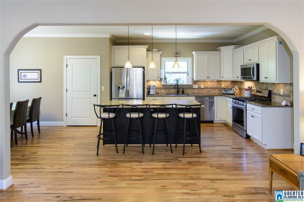 6046 Eagle Point Circle, Birmingham, AL 35242