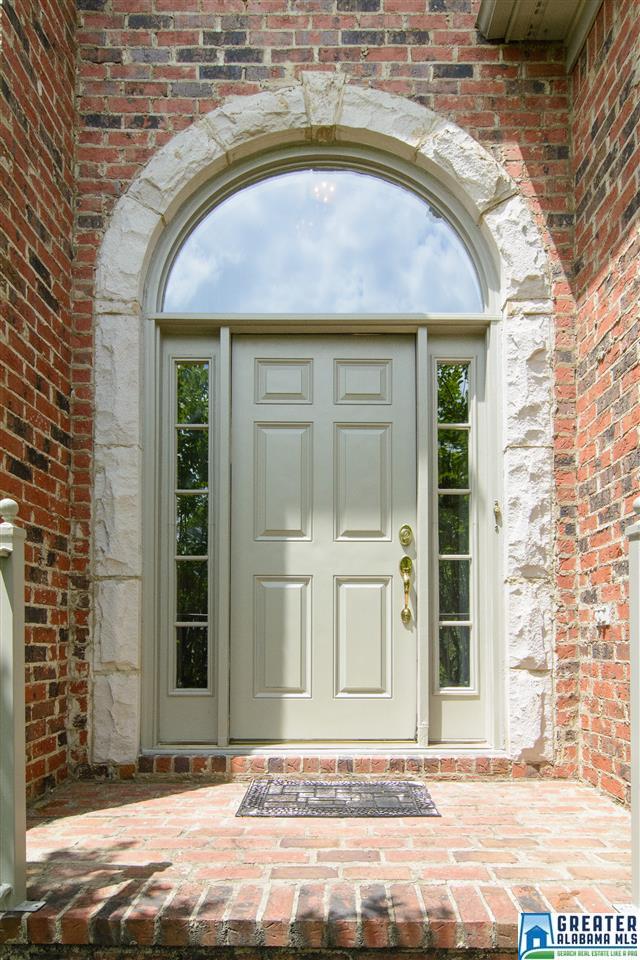 905 VESTLAKE HOLLOW CIR, Vestavia Hills, AL 35242