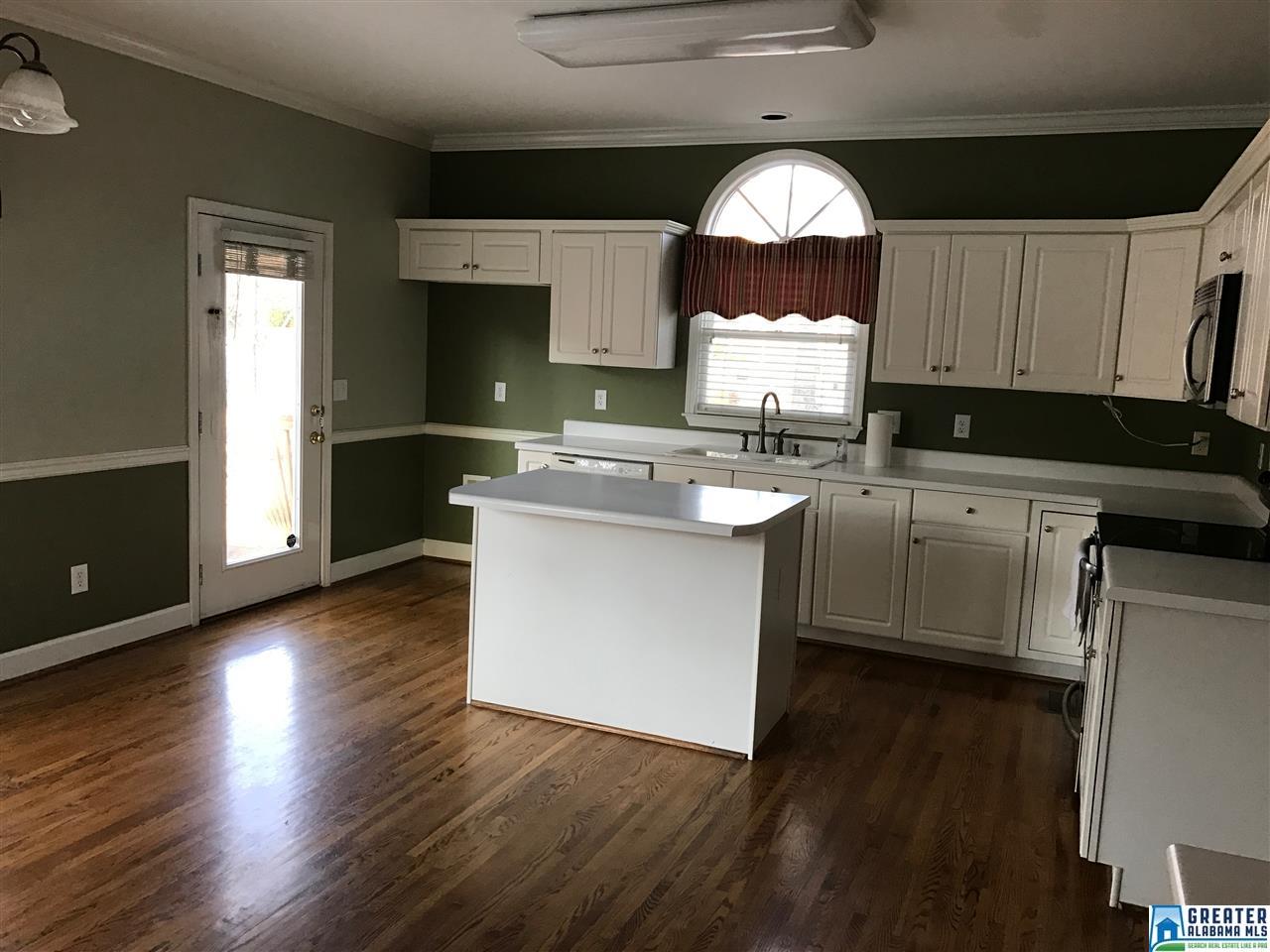 2016 FOREST MEADOWS CIR, Birmingham, AL 35242