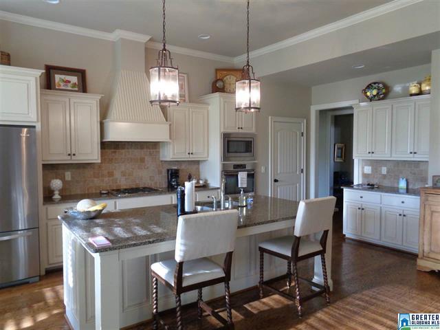 1025 Highland Village Trl, Birmingham, AL 35242