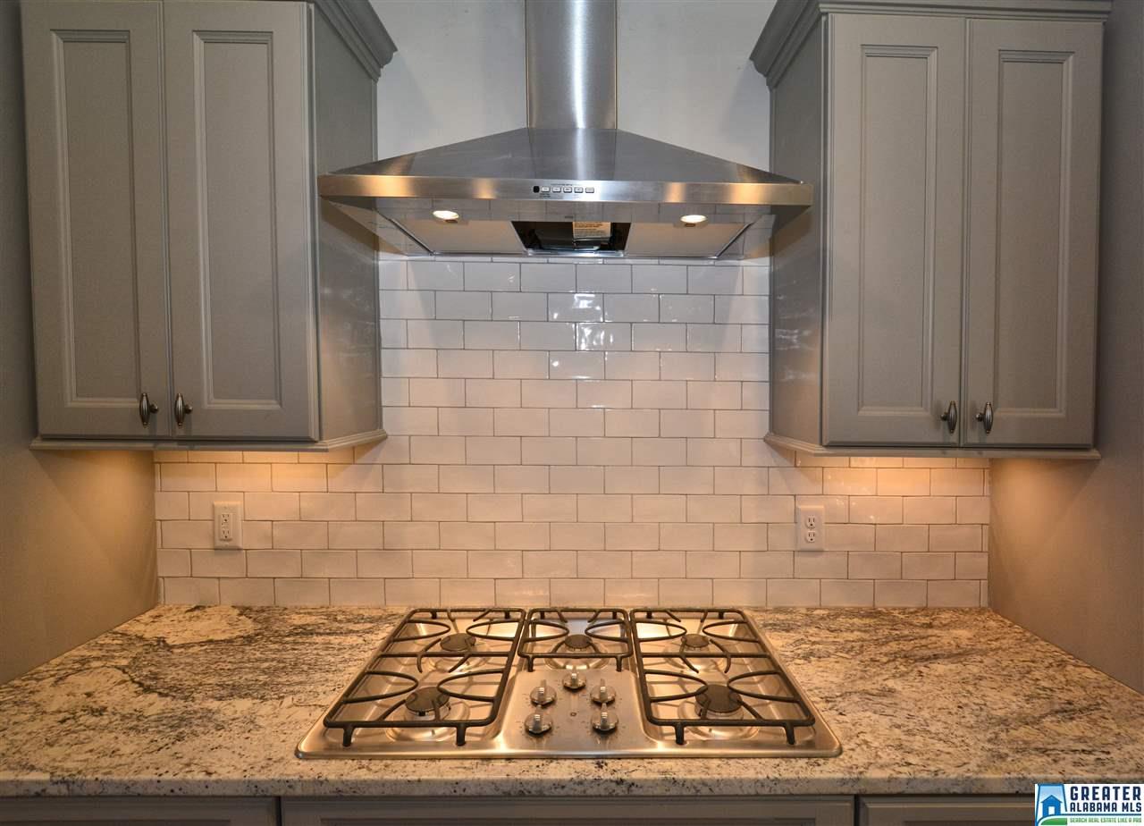 1030 EAGLE MOUNTAIN LN, Birmingham, AL 35242