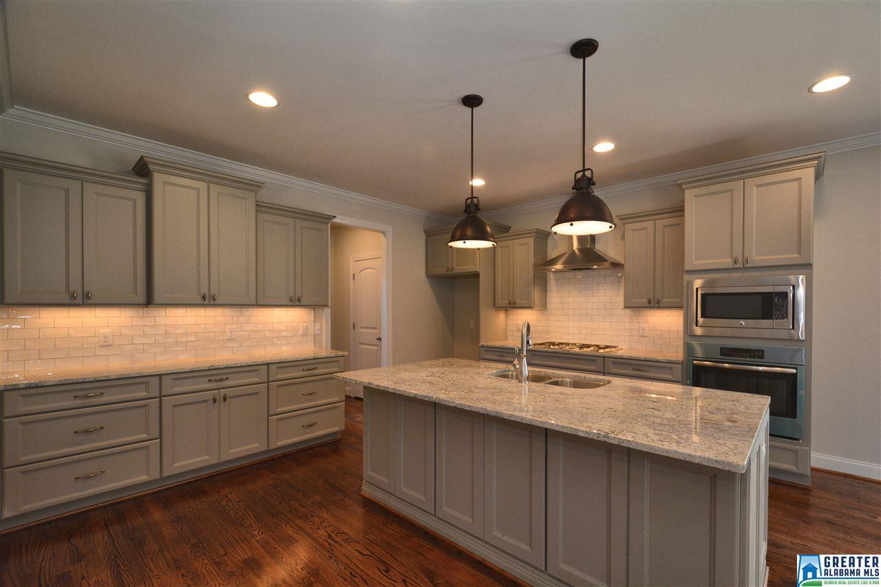 1030 EAGLE MOUNTAIN LN, Birmingham, AL 35242