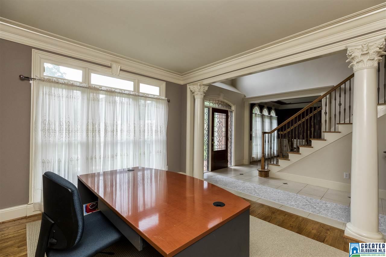 7066 N HIGHFIELD DR, Hoover, AL 35242