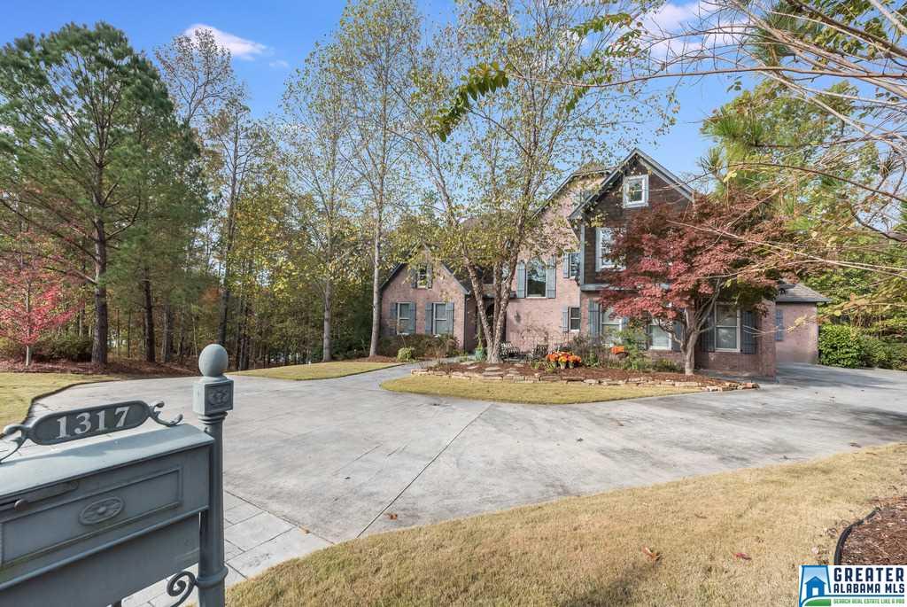 1317 COVE LAKE CIR, Hoover, AL 35242