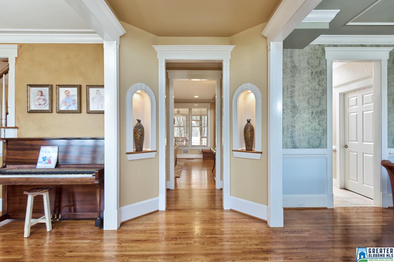 1137 LAKE COLONY LN, Vestavia Hills, AL 35242