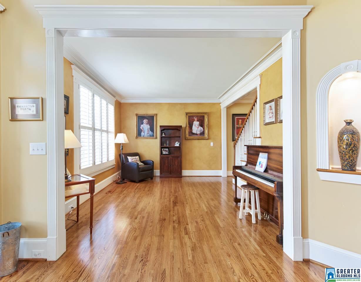 1137 LAKE COLONY LN, Vestavia Hills, AL 35242