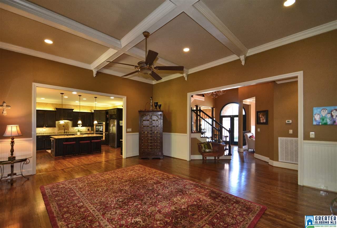 201 LEDGE CIR, Birmingham, AL 35242