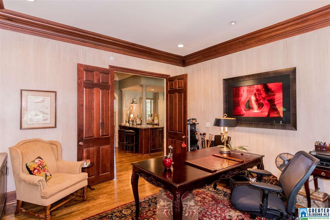 1084 GREYMOOR RD, Birmingham, AL 35242