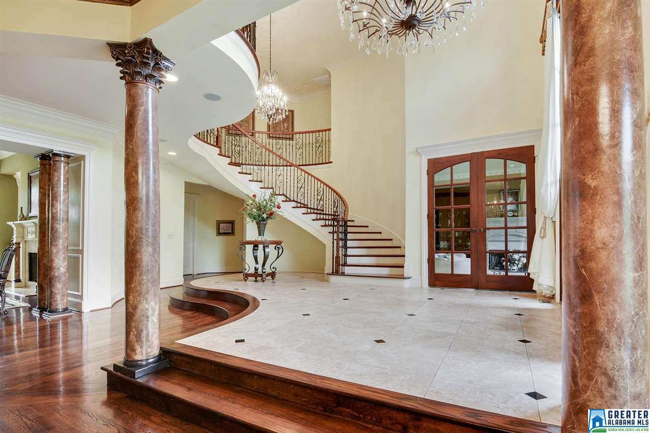1011 LAKE HEATHER RD, Hoover, AL 35242