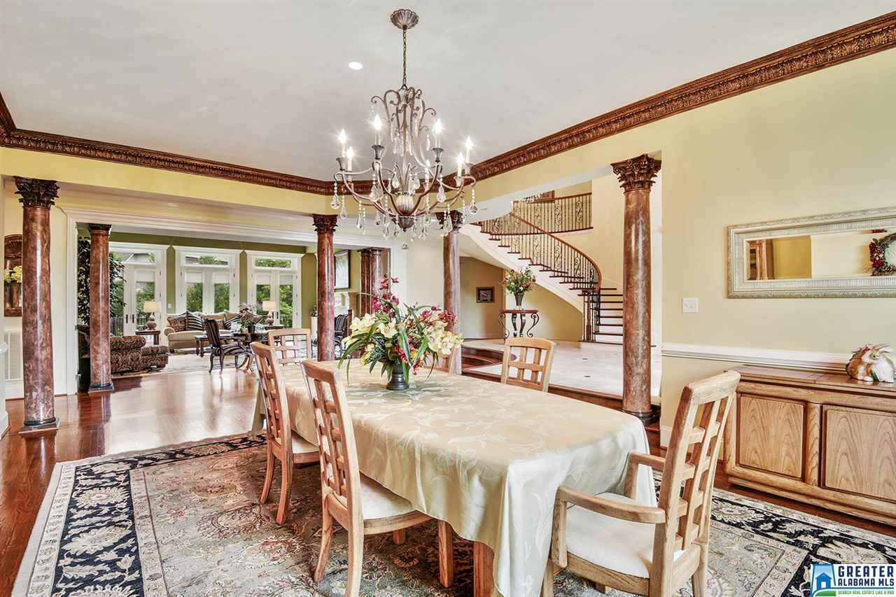 1011 LAKE HEATHER RD, Hoover, AL 35242