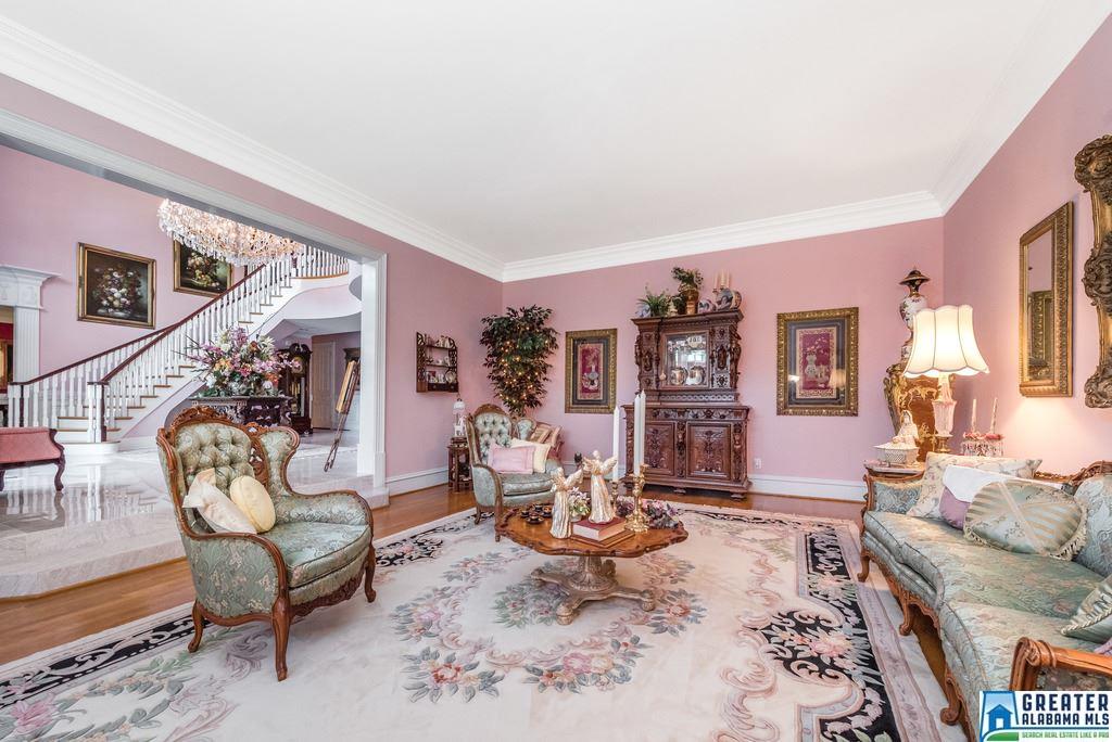5209 QUEENSFERRY LN, Hoover, AL 35242