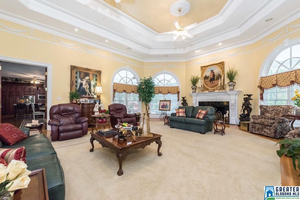 5209 QUEENSFERRY LN, Hoover, AL 35242
