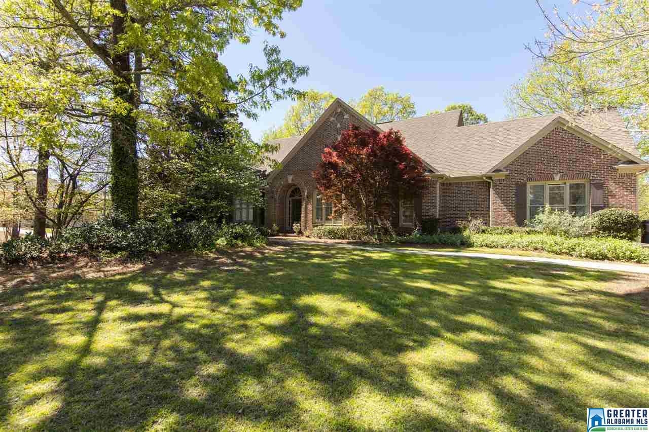 500 CASTLEBRIDGE LN, Hoover, AL 35242