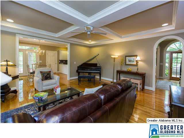 500 CASTLEBRIDGE LN, Hoover, AL 35242