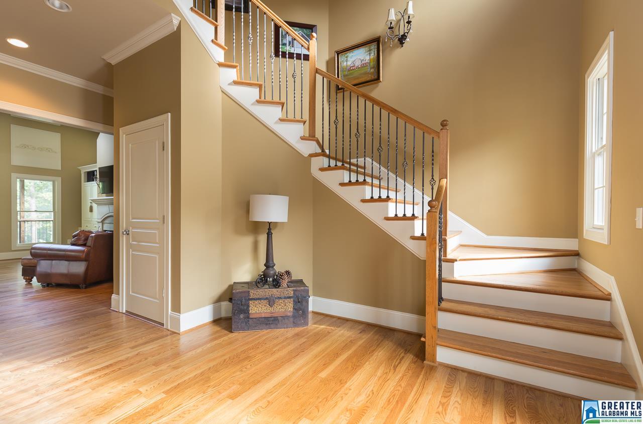 126 ASHFORD CIR, Birmingham, AL 35242