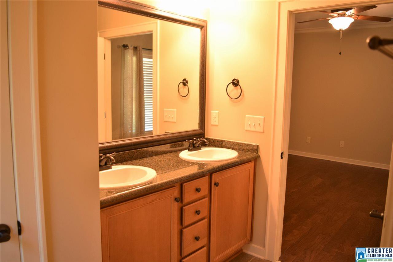 1075 DANBERRY LN, Hoover, AL 35242
